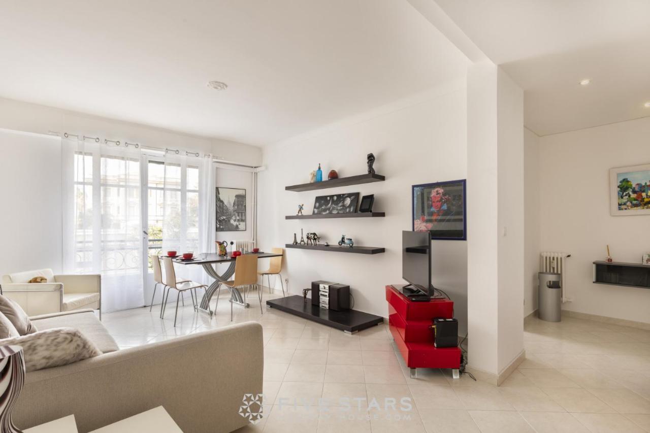 Suite Flora Five Stars Holiday House Nisa Exterior foto